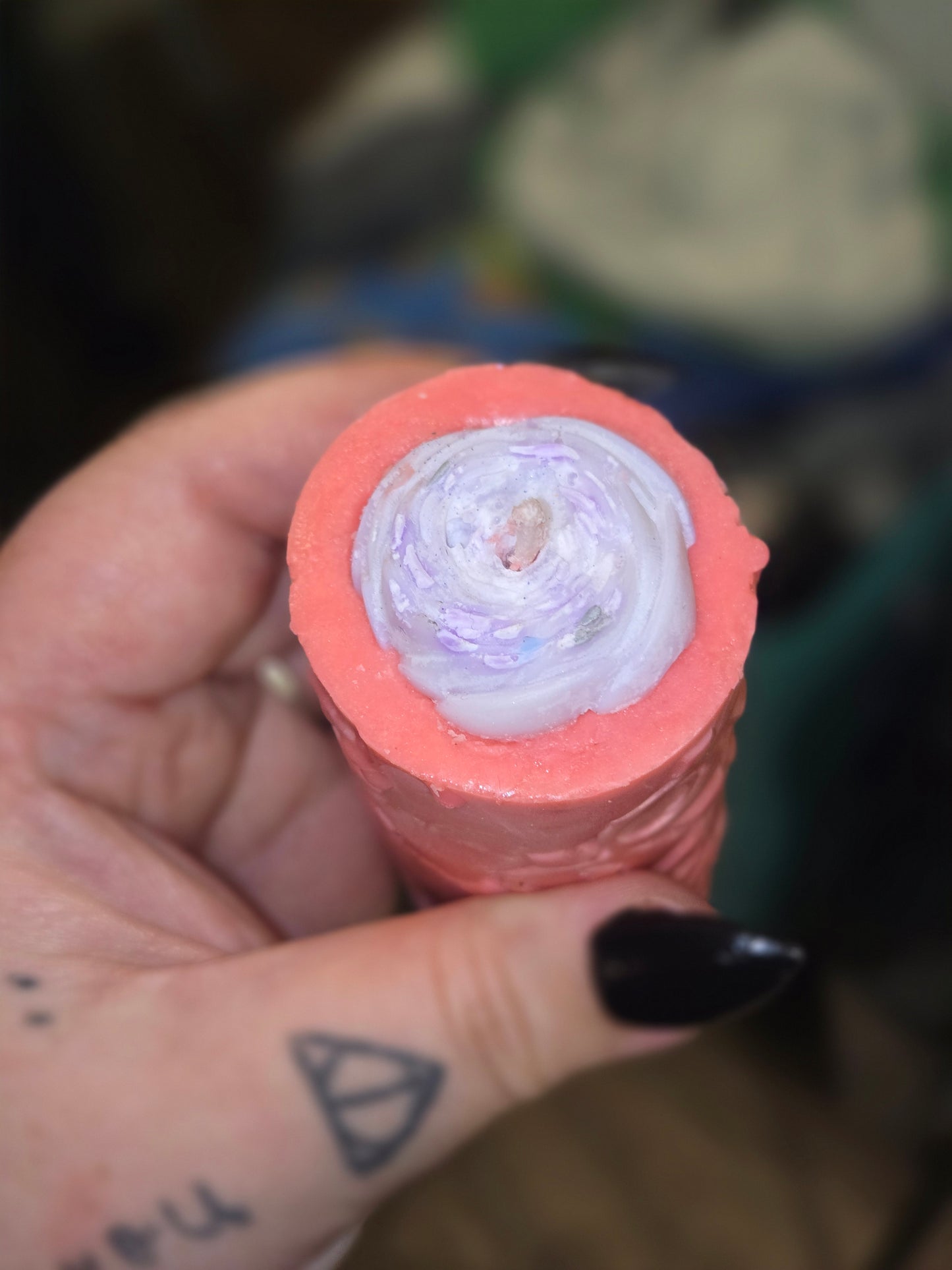 Decorative cylinder candle