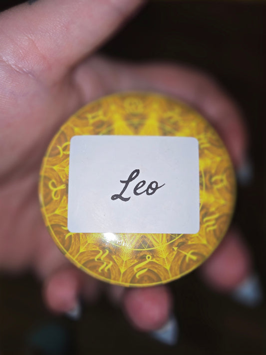 Leo zodiac candle and matching wax melts