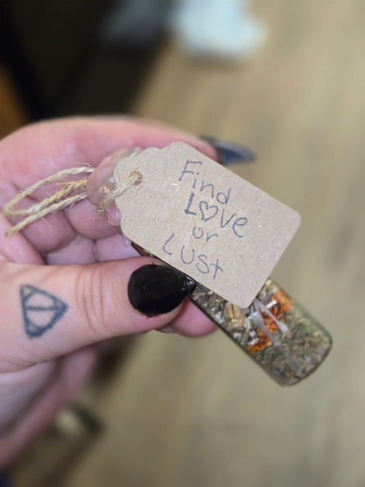 Find love or Lust spell jar