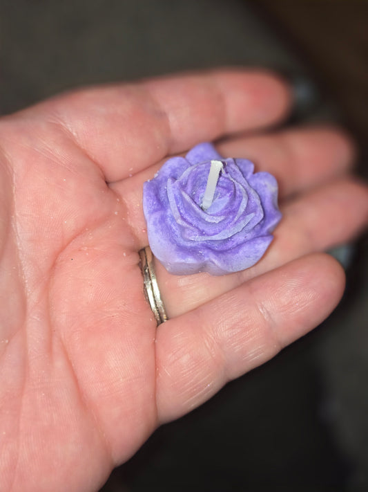 Nyx floral tealight candle